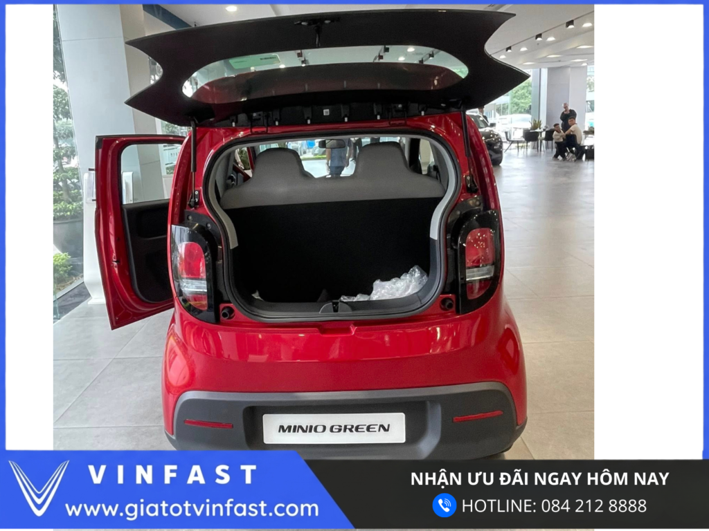 Đuôi xe VinFast Minio Green xe điện mini đô thị thiết kế gọn gàng, cụm đèn hậu đặt cao tăng nhận diện và an toàn khi di chuyển
