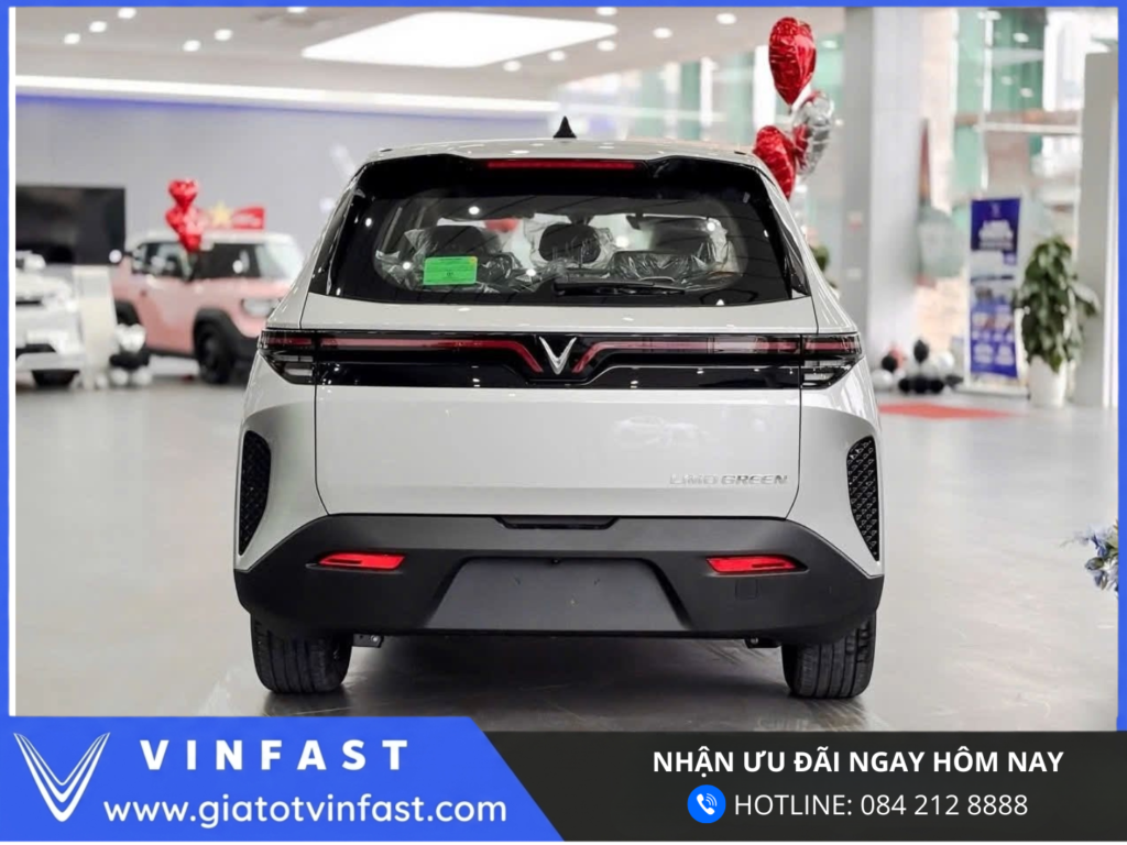 Đuôi xe VinFast Limo Green MPV 7 chỗ điện thiết kế hiện đại cụm đèn hậu LED đặt cao tăng nhận diện và an toàn