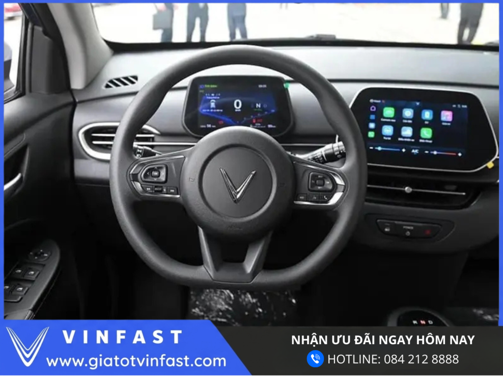 Vô lăng VinFast VF 5 thiết kế hiện đại tích hợp nút điều khiển tiện lợi