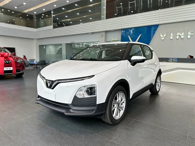 VinFast VF5 vận hành mạnh mẽ với động cơ điện 134 mã lực, mô-men xoắn 135 Nm, tăng tốc mượt mà, di chuyển ổn định trong đô thị và tiết kiệm chi phí năng lượng tối ưu.