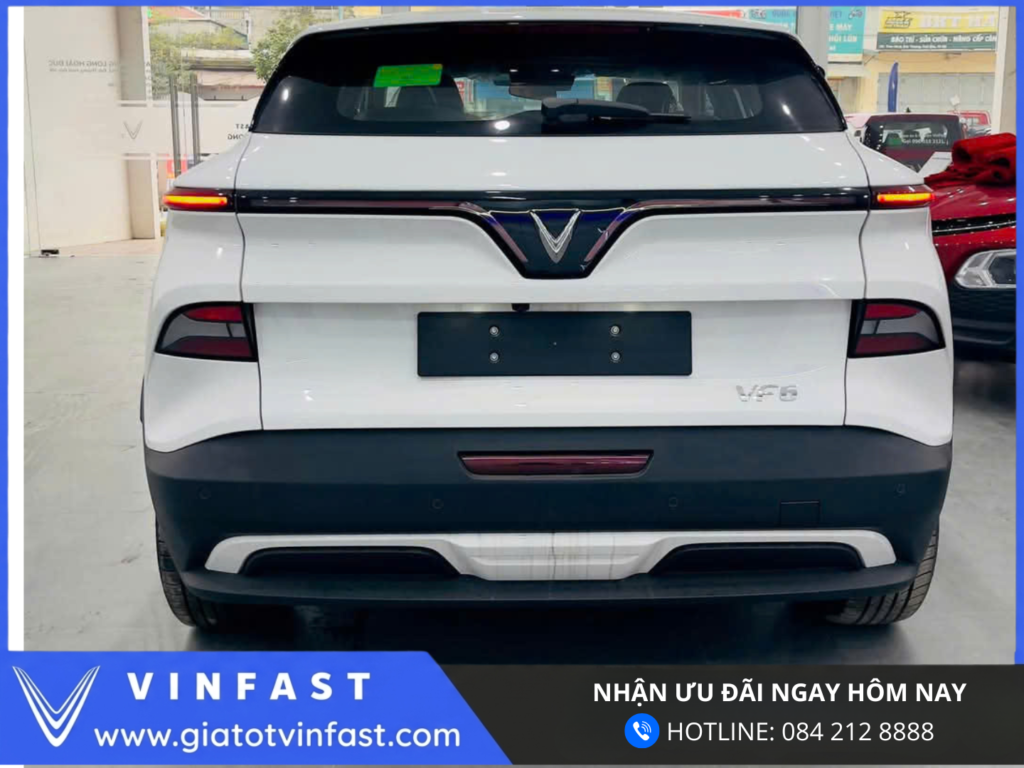 VinFast VF6 trang bị công nghệ an toàn hiện đại với hỗ trợ lái nâng cao, cảnh báo điểm mù, phanh khẩn cấp và hệ thống trợ lý ảo thông minh