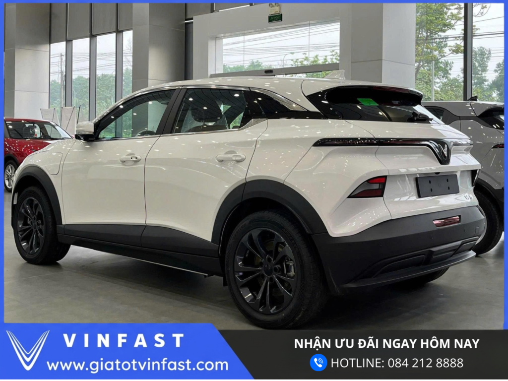 Kích thước VinFast VF6 SUV điện với thông số dài 4.241 mm, rộng 1.834 mm, cao 1.580 mm, chiều dài cơ sở 2.730 mm, tối ưu cho không gian và vận hành đô thị