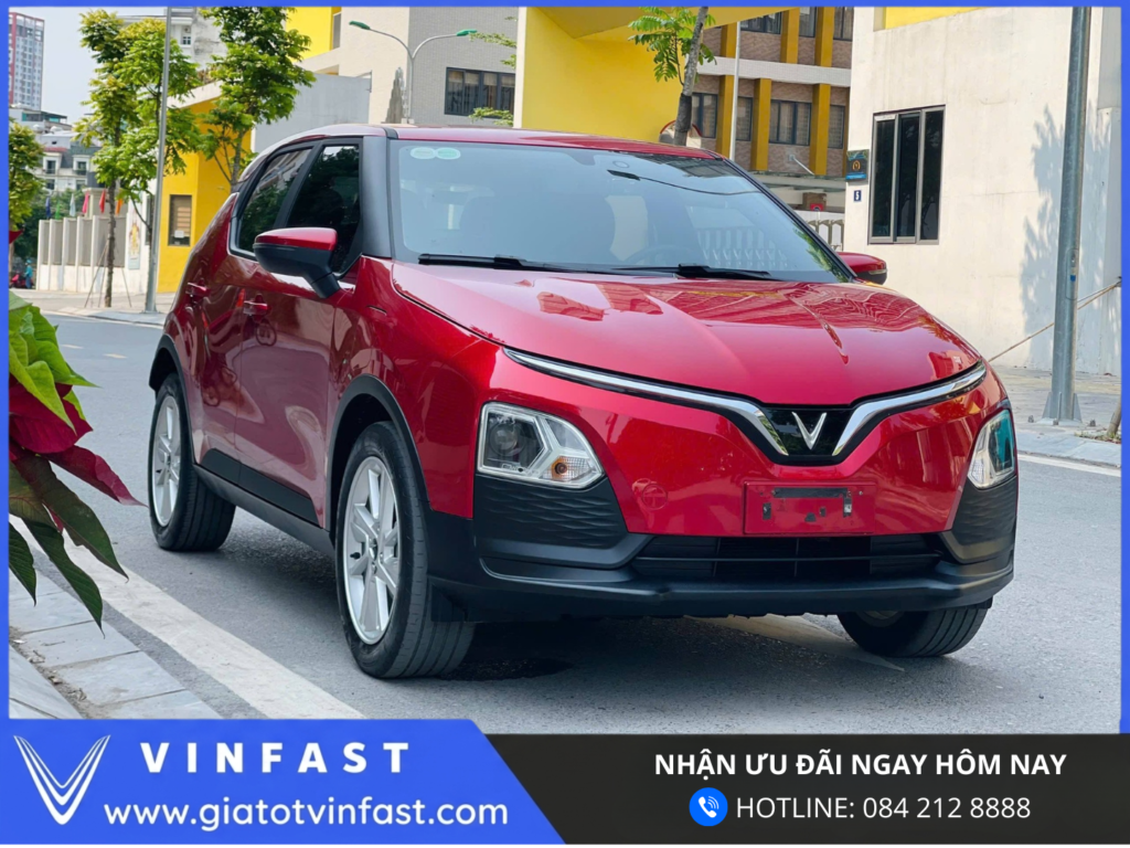VinFast VF5 lăn bánh trên phố tại Việt Nam