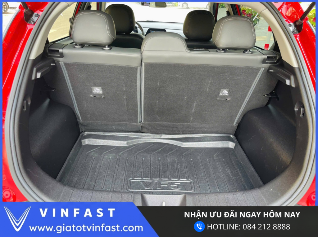 Khoang cốp sau VinFast VF5 rộng rãi và tiện dụng